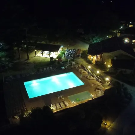 Domaene Mit Jacuzzi By Interhome 別荘