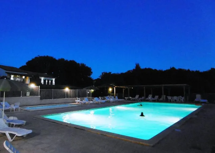 別荘 Domaene Mit Jacuzzi By Interhome Gavaudun