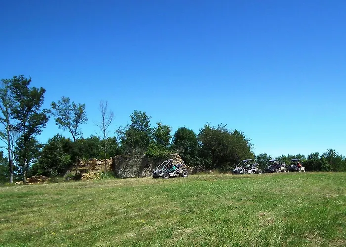 Domaene Mit Jacuzzi By Interhome Feriehus Gavaudun